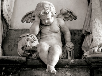 L'Ange pleureur. Cath&eacute;drale d'Amiens, sculpture de Nicolas Blasset, 1636.